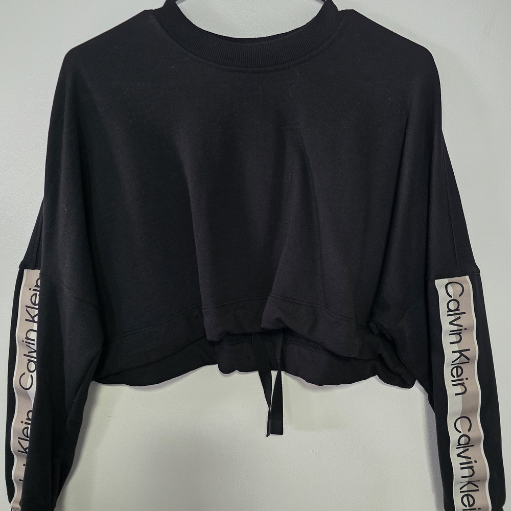 Calvin Klein Women's Black Cropped Top